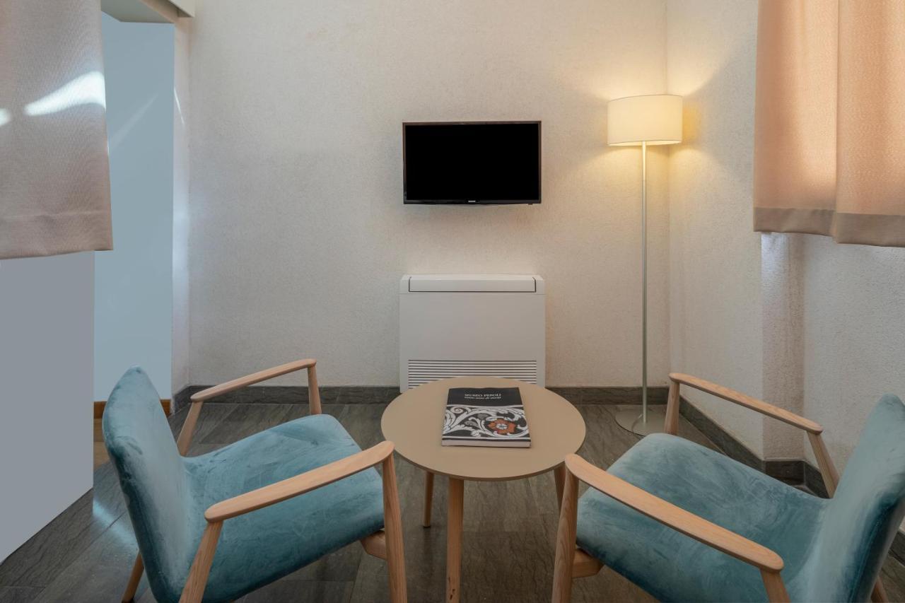 Gaura Apartments ตราปานี ภายนอก รูปภาพ