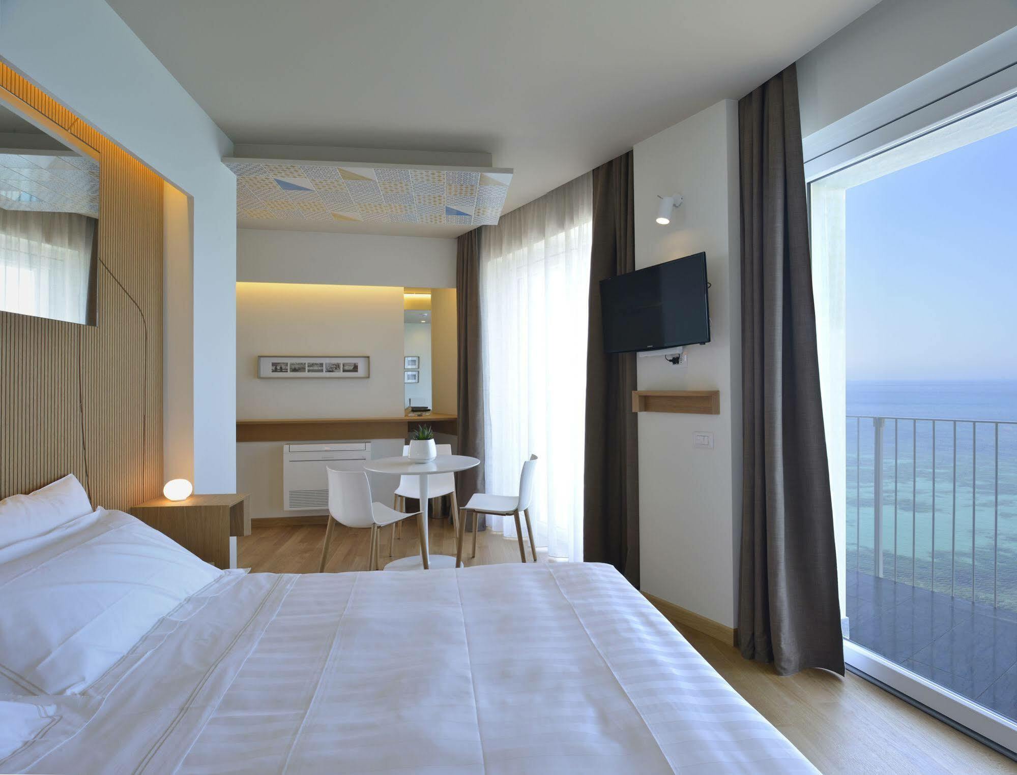Gaura Apartments ตราปานี ภายนอก รูปภาพ