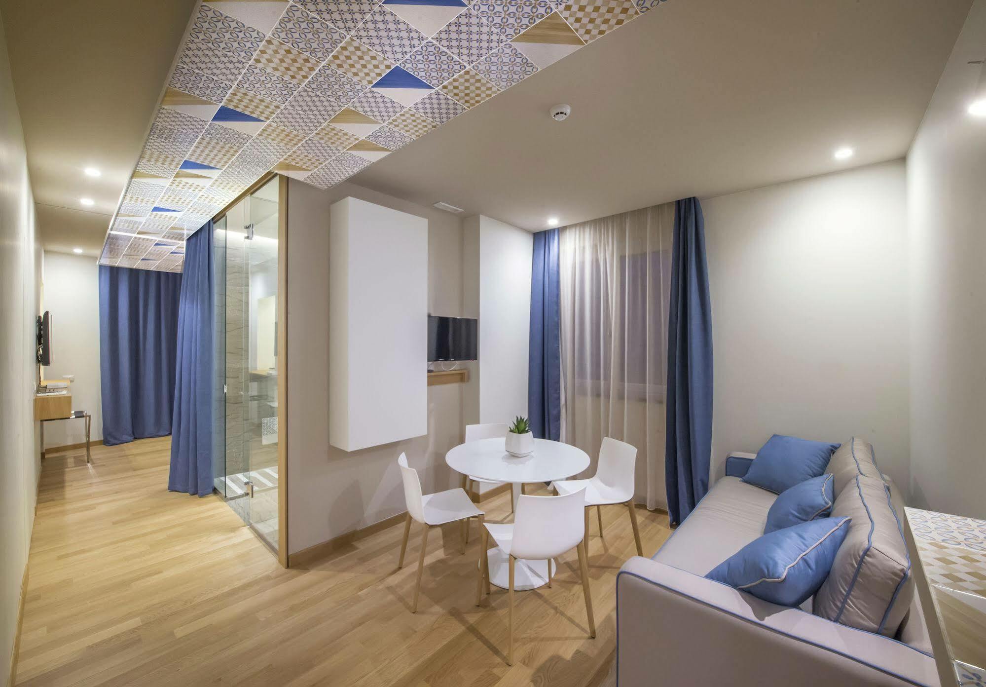 Gaura Apartments ตราปานี ภายนอก รูปภาพ
