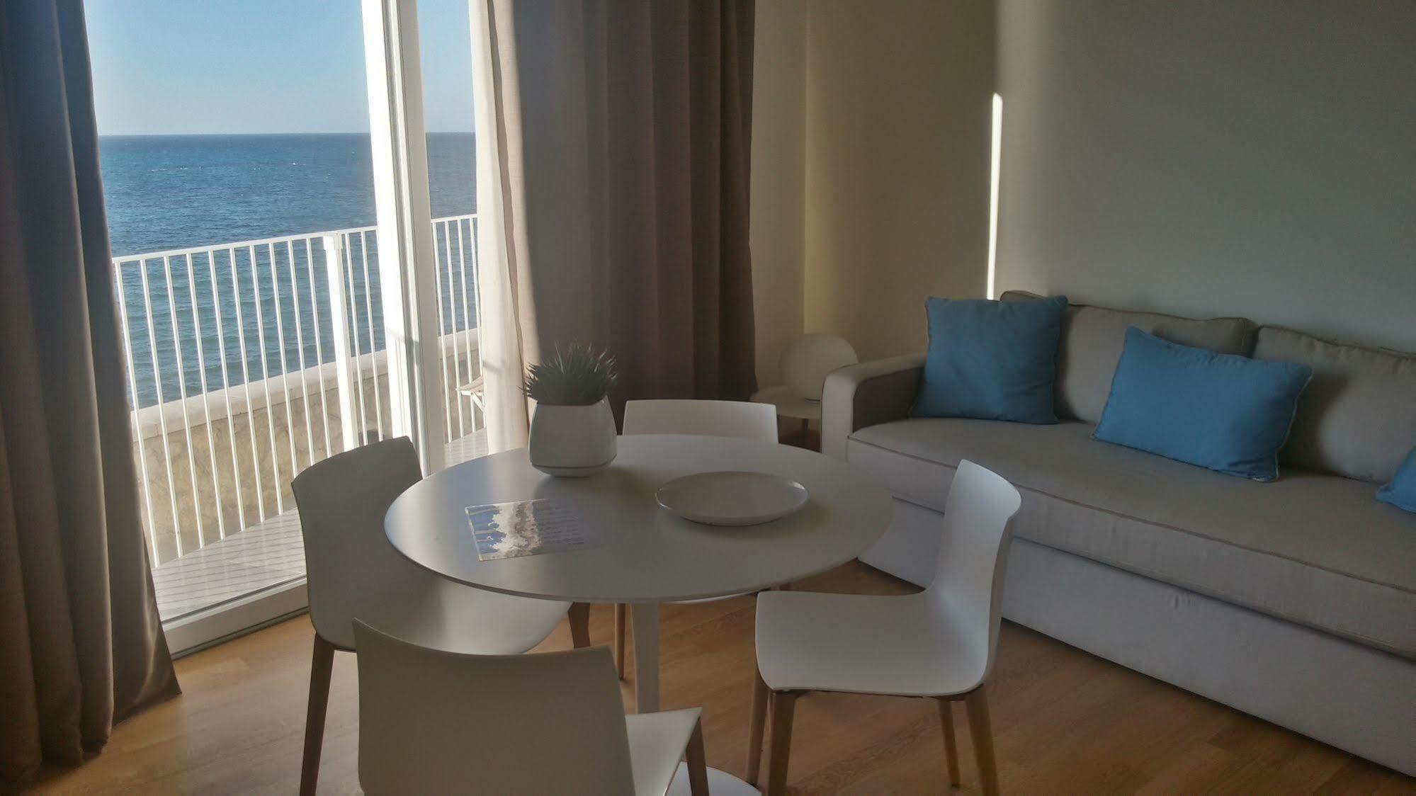 Gaura Apartments ตราปานี ภายนอก รูปภาพ