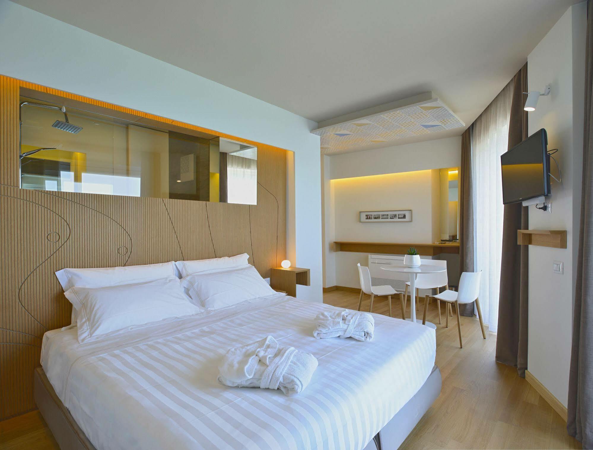 Gaura Apartments ตราปานี ภายนอก รูปภาพ