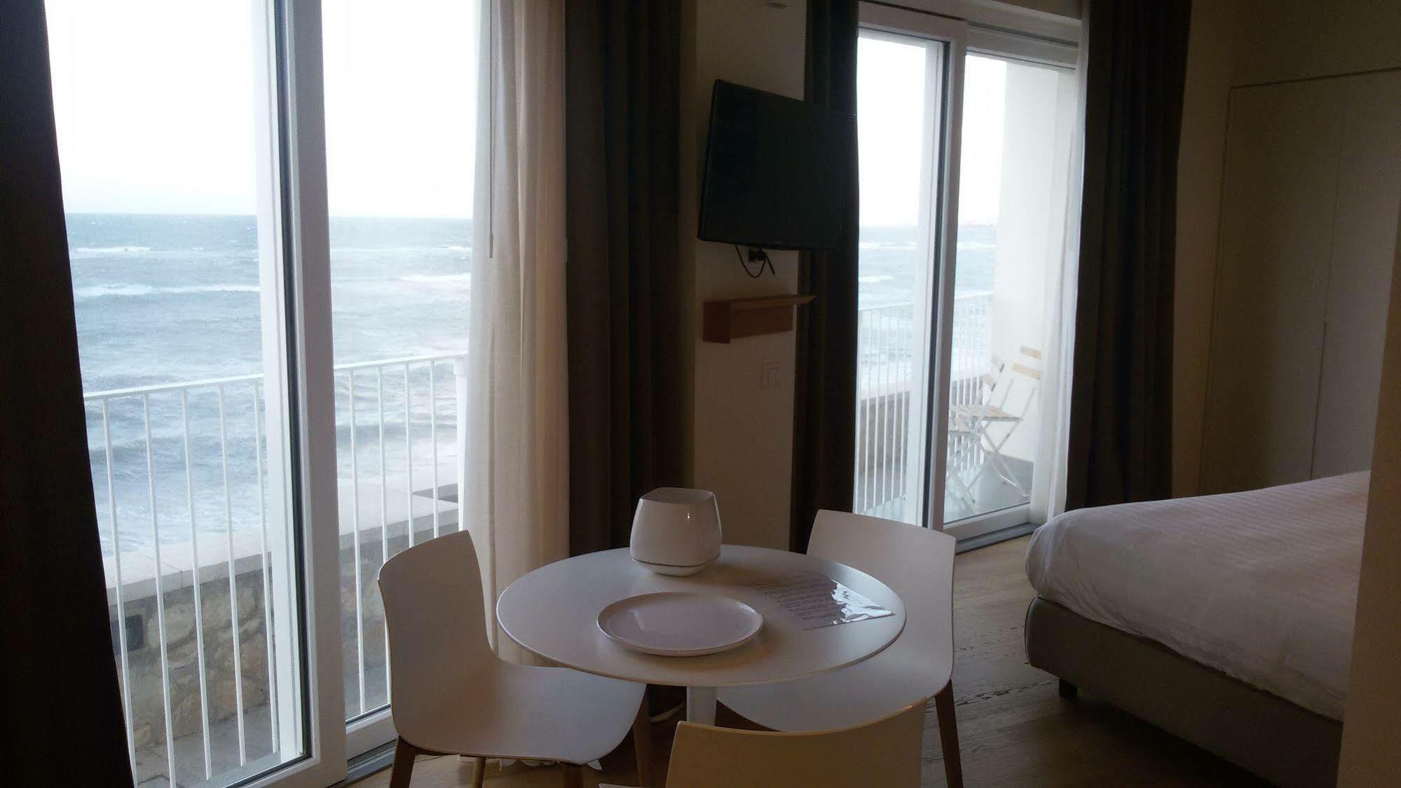 Gaura Apartments ตราปานี ภายนอก รูปภาพ